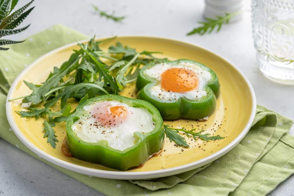 Eggs in Green Pepper Rings